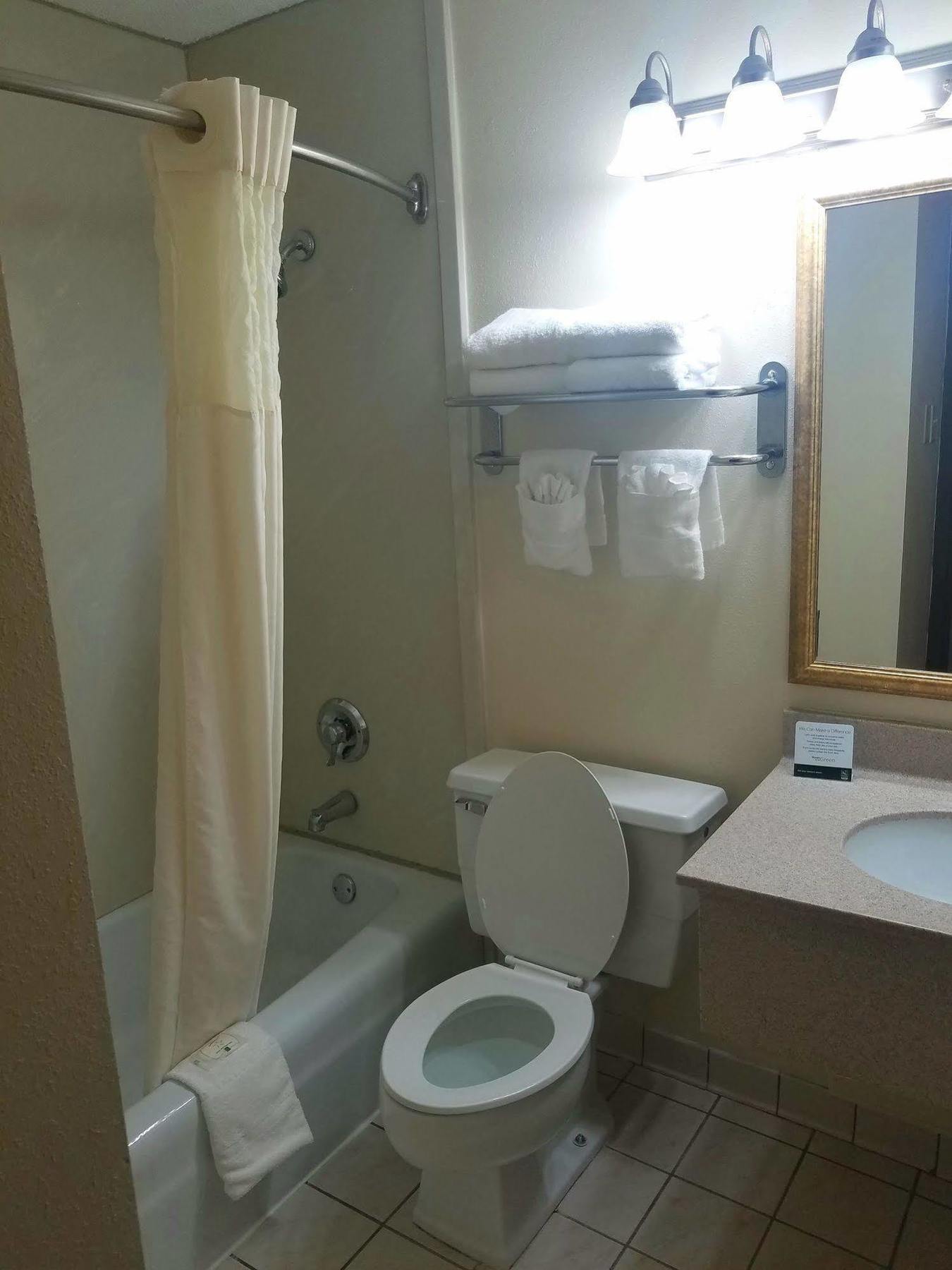 Quality Inn Morris I-80 Екстер'єр фото